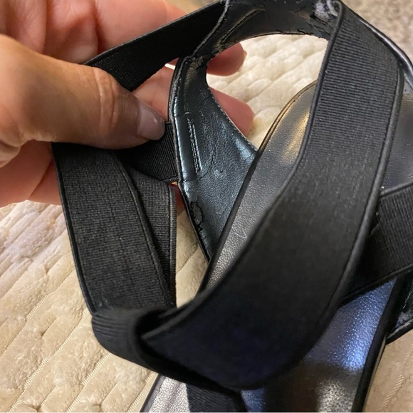 Stuart Weitzman Black Low Heeled Sandals - Size 8 1/2M - Picture 8 of 16